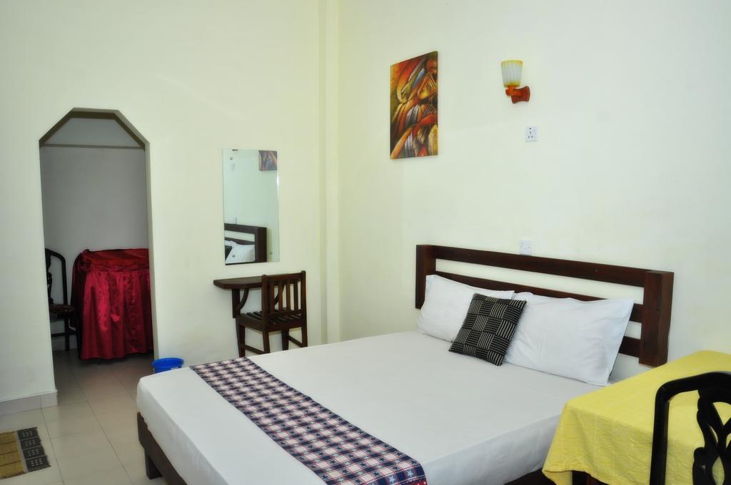 Blumarine Guest House Νεγκόμπο Δωμάτιο φωτογραφία