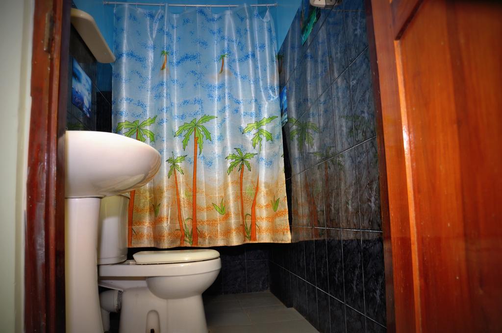 Blumarine Guest House Νεγκόμπο Δωμάτιο φωτογραφία